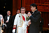 Jochen Kowalski mit Maestro Sado nach der letzten Vorstellung der Fledermaus, 2011 in Japan