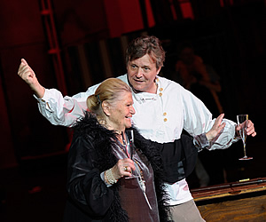 Jochen Kowalski mit Kammersngerin Jutta Vulpius in "Villa Verdi"